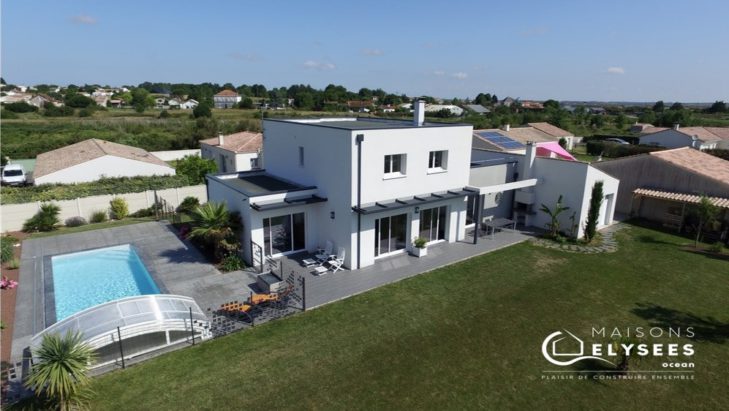 Maison qui mixe contemporain et traditionnel Charente Maritime