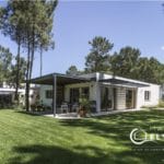 Maison contemporaine plain pied Jardin avec paysagé sur un golf La Palmyre 17