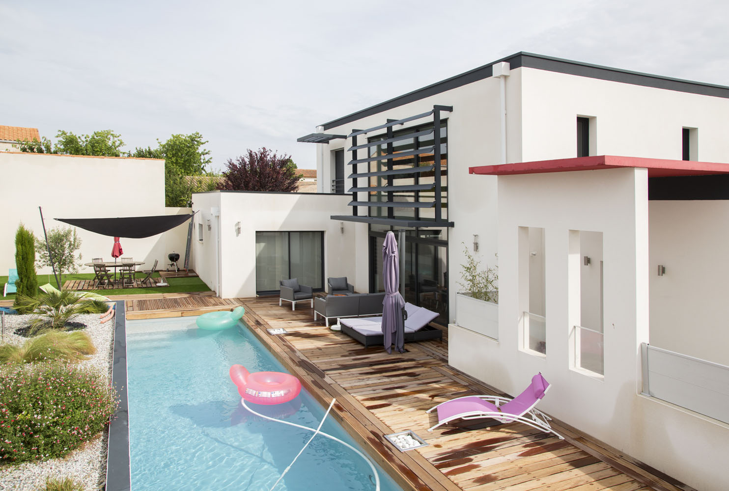 villa contemporaine avec piscine