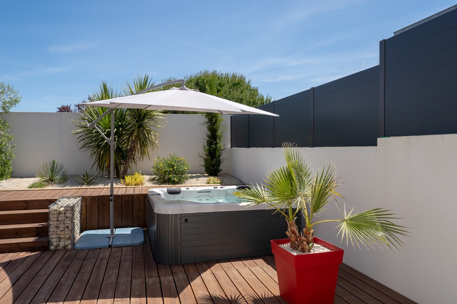 Comment aménager un spa extérieur dans son jardin?