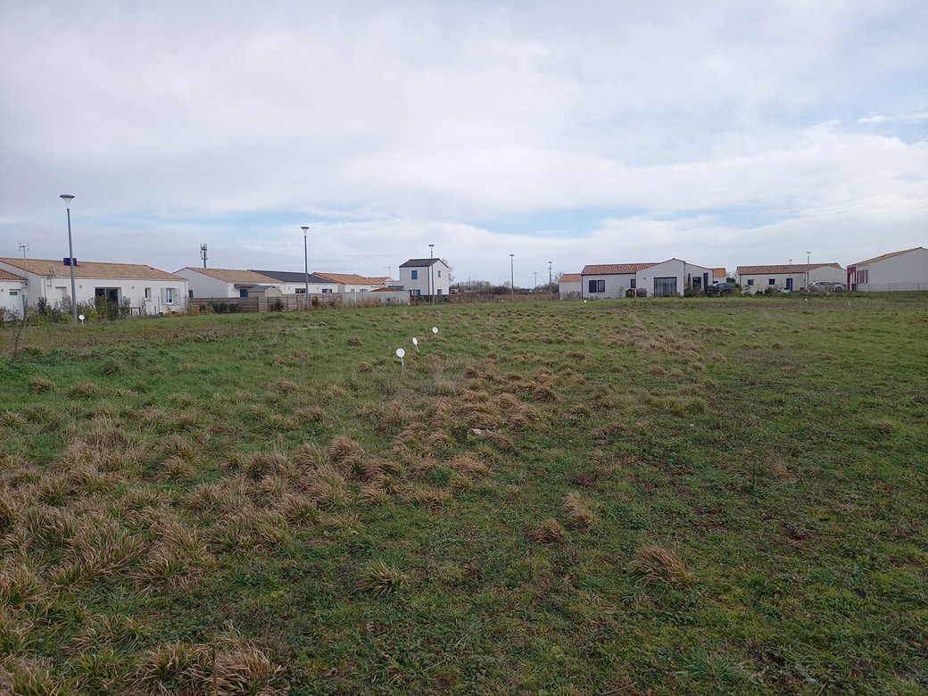 Parcelle de 509m² avec le sud sur le jardin proche Saujon